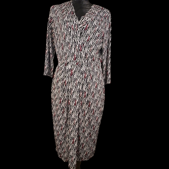White House Black Market Dresses & Skirts - White House Black Market Mock Wrap Mini Geometric Print Dress Womens Size Medium